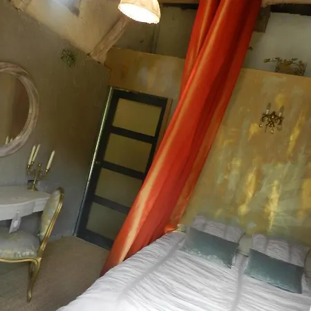 Manoir Des Barrayrous בית הארחה